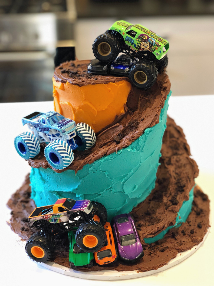 A few photos of the monster truck cake